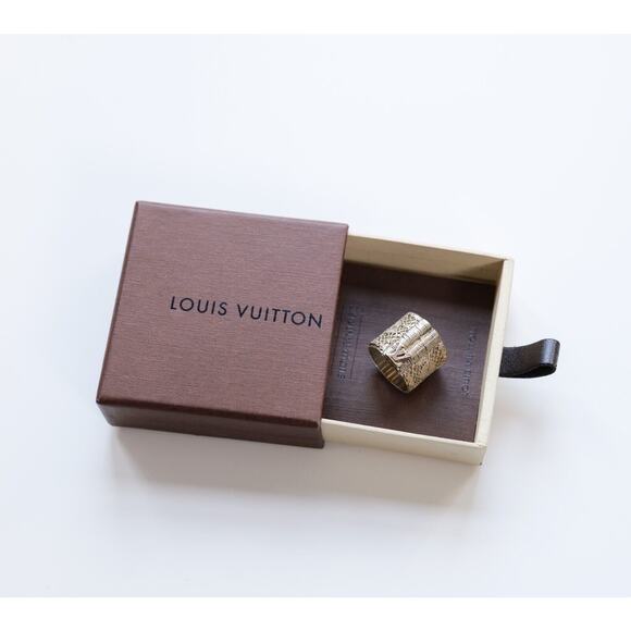 Louis Vuitton "Bijoux Fantaisie" Vintage Gold Tone LV Logo Mesh Wide Ring - Picture 11 of 12